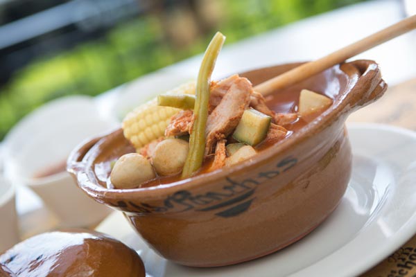 Restaurante Los Panchos mole de olla